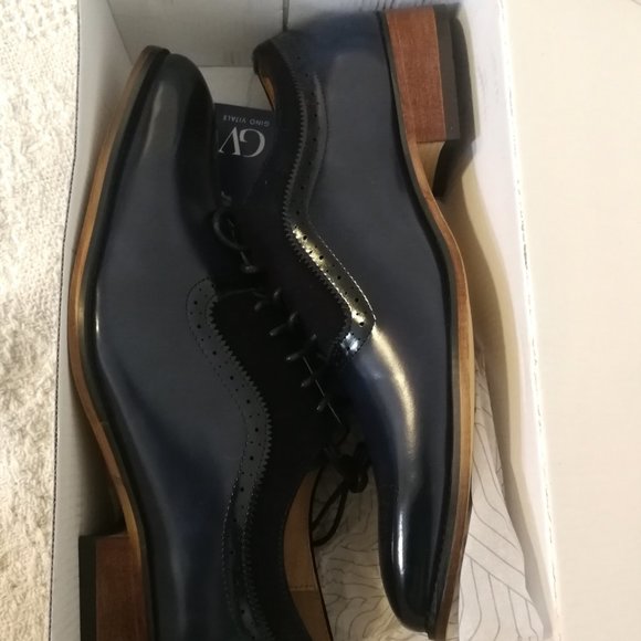 Dress Shoes - Picture 2 of 3